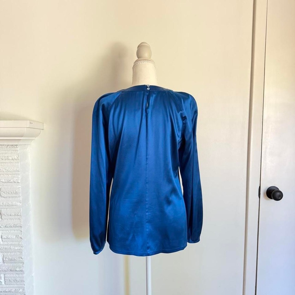 Pendleton blue silk blouse with pleated neckline and long sleeves - Picture 3 of 6